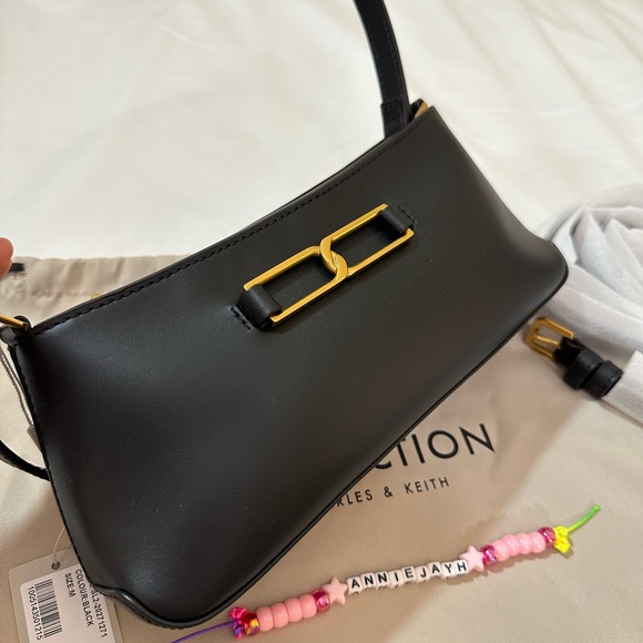 NWT Charles & Keith Gabine Leather Trapeze Shoulder Bag - Black, GENUINE LEATHER - Picture 5 of 12